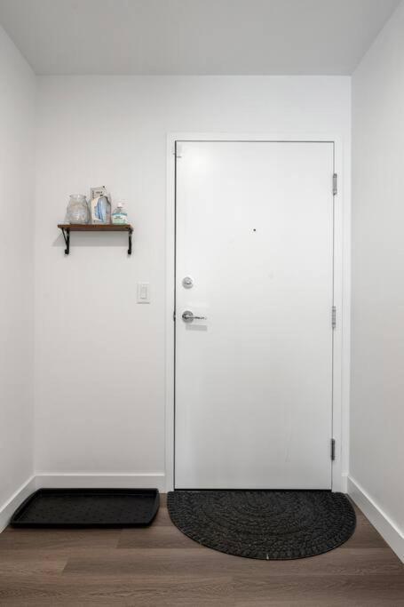 Chic 1Br Kensington Unit W/Parking Apartment Calgary Exterior photo